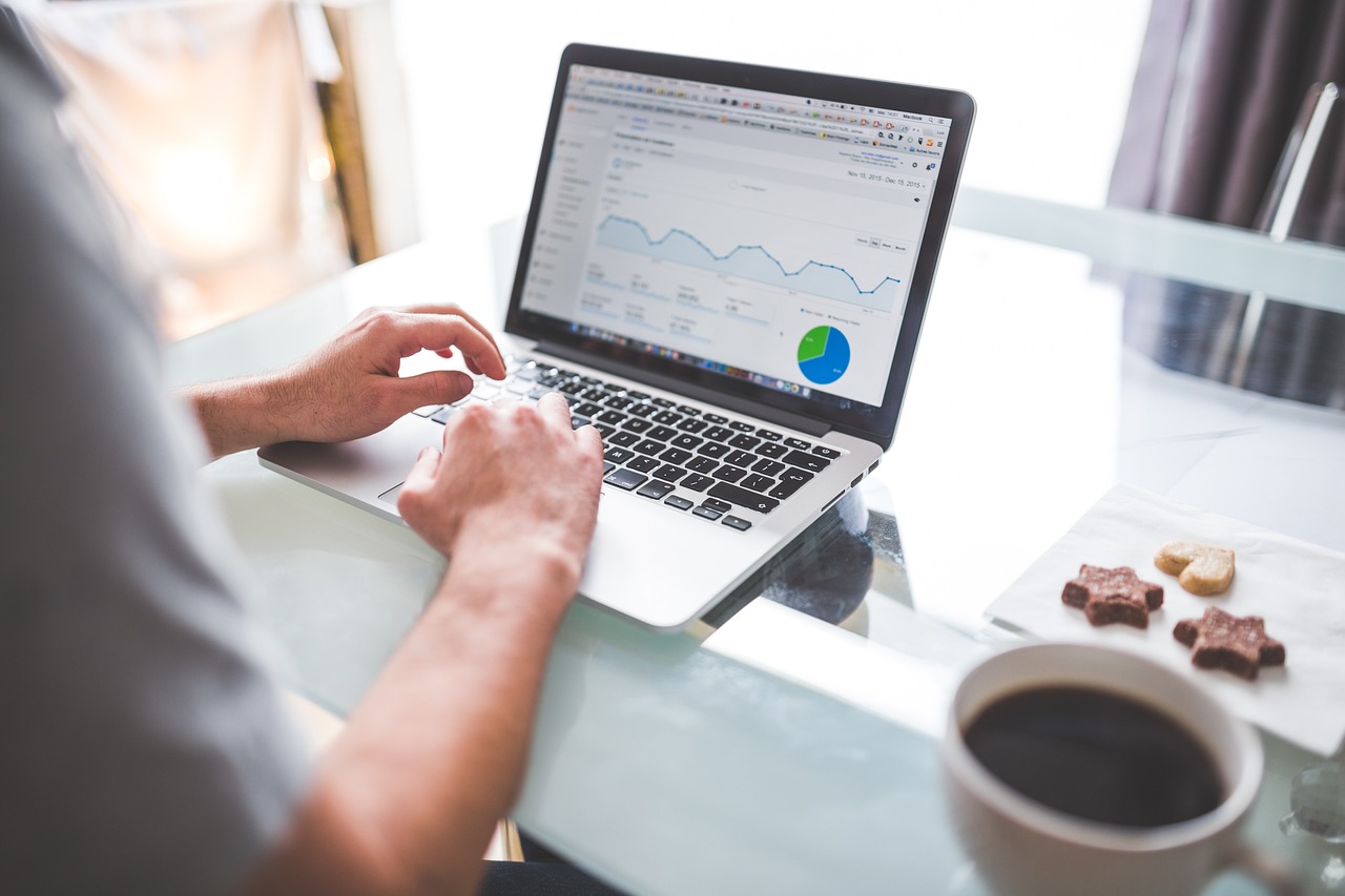 Laptop displaying online marketing data for a lead magnet funnel